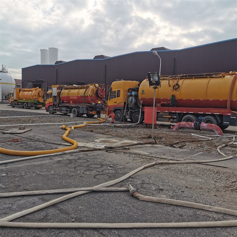 东兰污水池清理