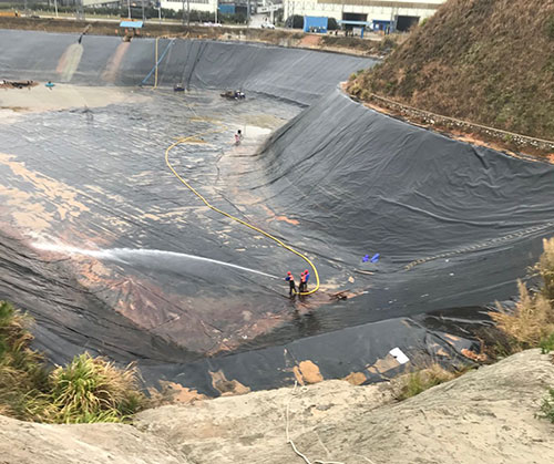 东兰废水池清理