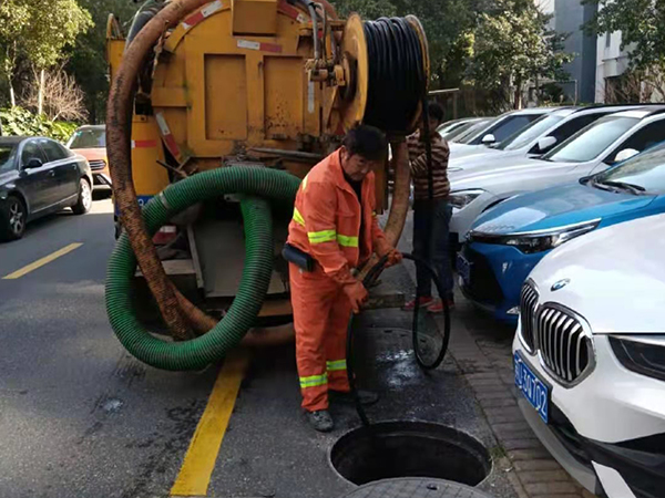 东兰排污管道清淤